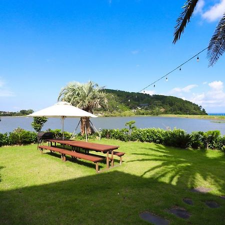 Jeju Lake Pension Экстерьер фото