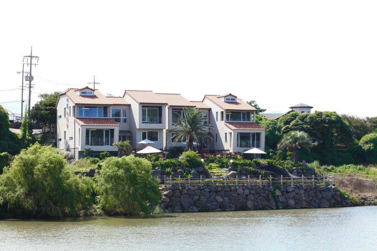 Jeju Lake Pension Экстерьер фото