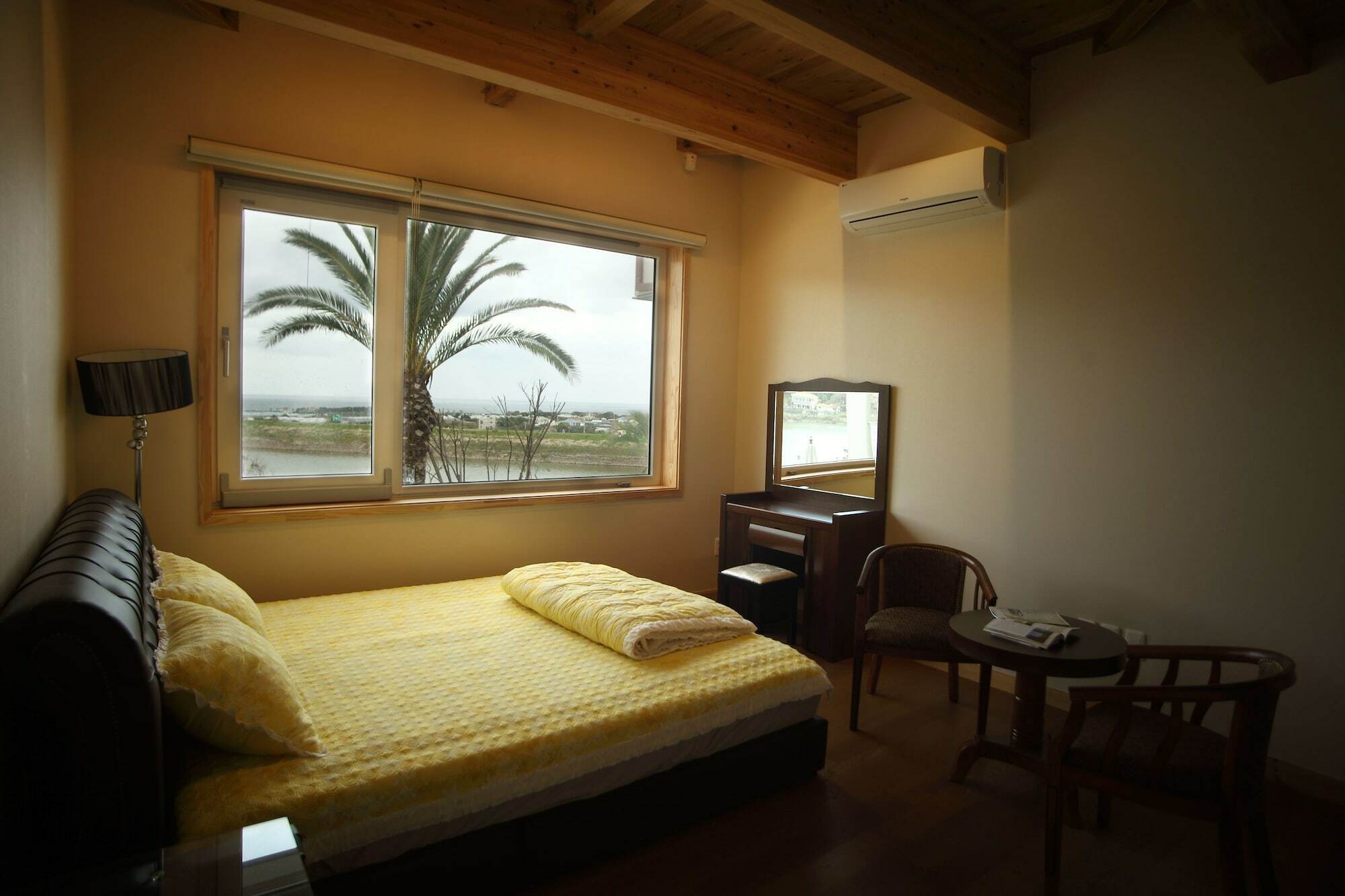 Jeju Lake Pension Экстерьер фото
